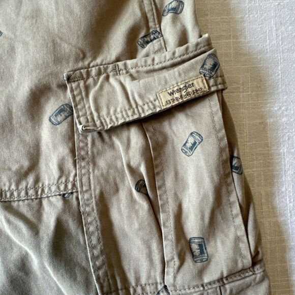 WRANGLER Cargo Shorts Men's 38 Relaxed Fit All Over Beer Can Print Camping BBQ - Picture 9 of 12